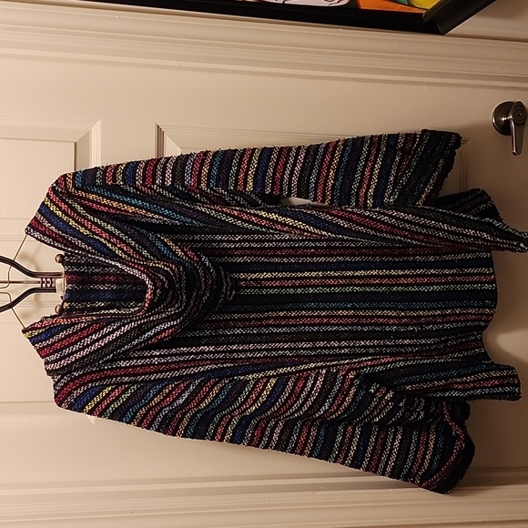 Top - Picture 2 of 3